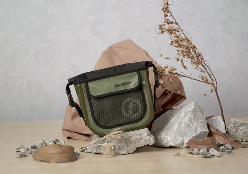 กระเป๋าสะพายกันน้ำ FEELFREE JAZZ 23 สี OLIVE / OLIVE DRAB
